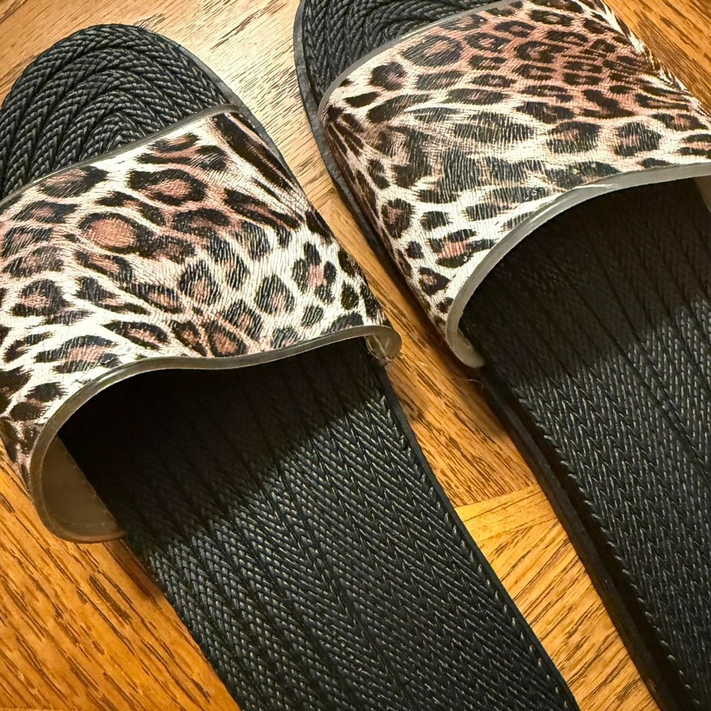 Leopard Slides